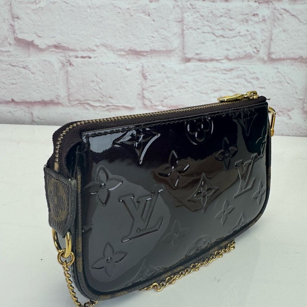 Louis Vuitton Amarante Monogram Vernis Mini Pochette Accessoires - Picture 5 of 16